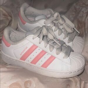 Adidas Kids White and Pink Striped Sneakers … shellheads